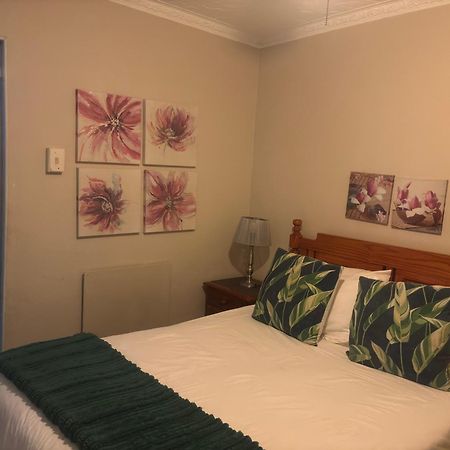 Rita'S Guesthouse Cc Vryheid Exterior foto