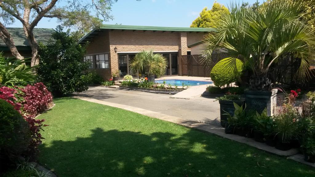 Rita'S Guesthouse Cc Vryheid Exterior foto